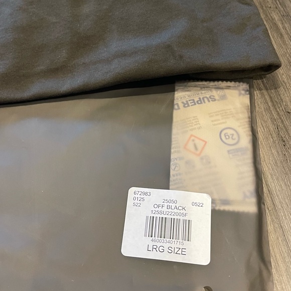 Fear of God- Essentials Tshirt - Picture 6 of 6